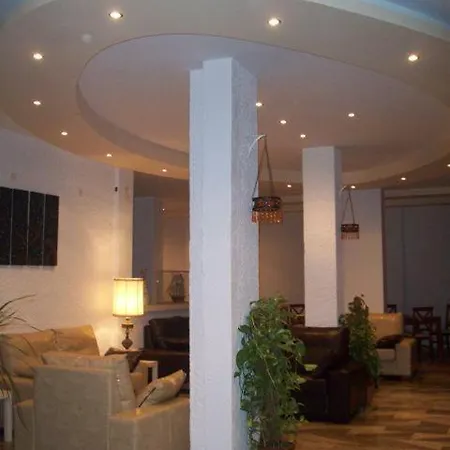 Marlton Hotel 2*
